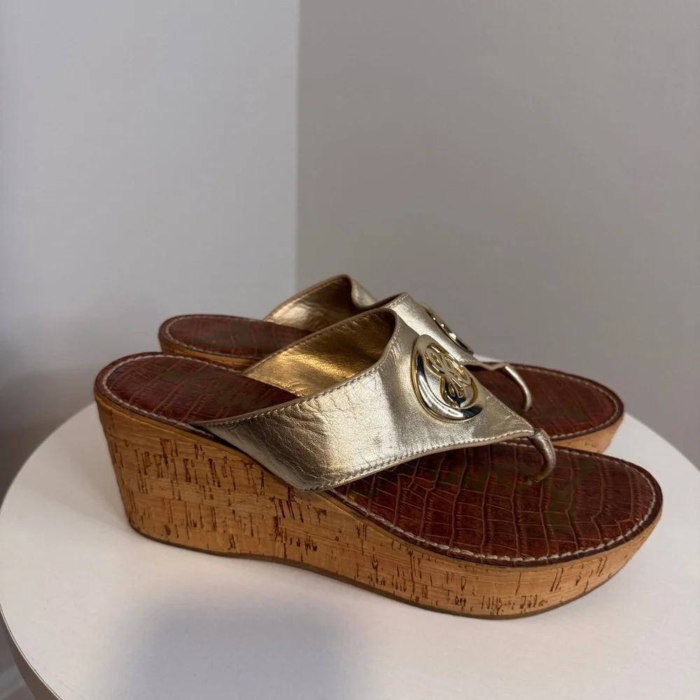 Sam Edelman Metallic Gold ROMY Wedge Cork Thong Sandals - Size 9